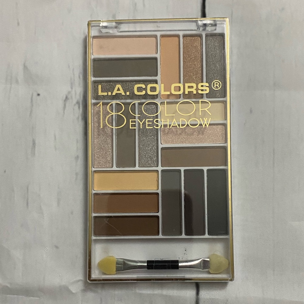 New - Makeup Set/Bundle - Picture 4 of 5